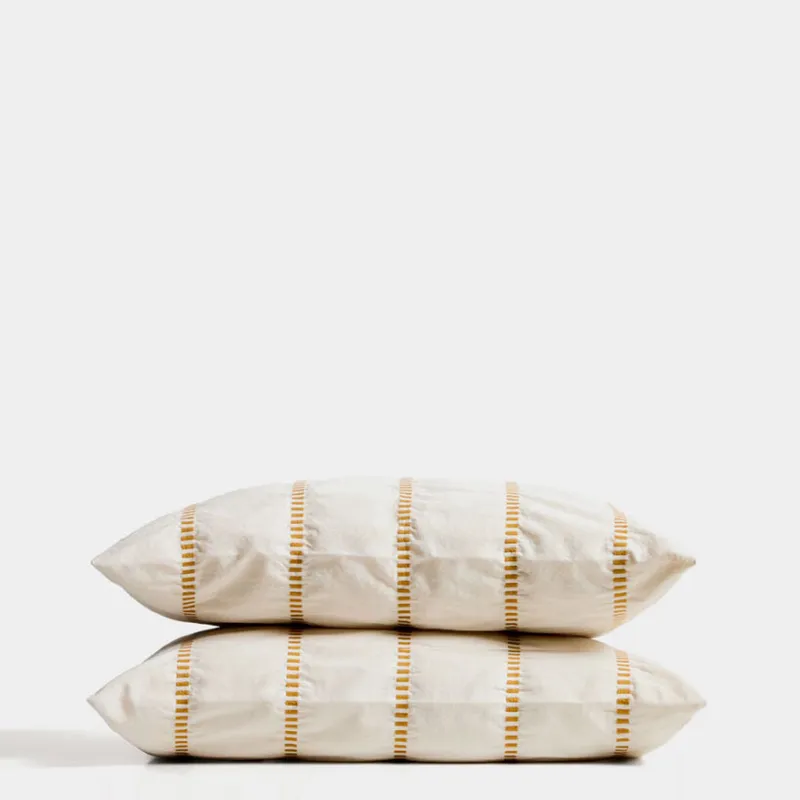 Set Lidala de 2 almohadones 100% algodón jacquard rayas mostaza 50 x 50 cm en Beige - Textiles, Uruguay | Kavehome