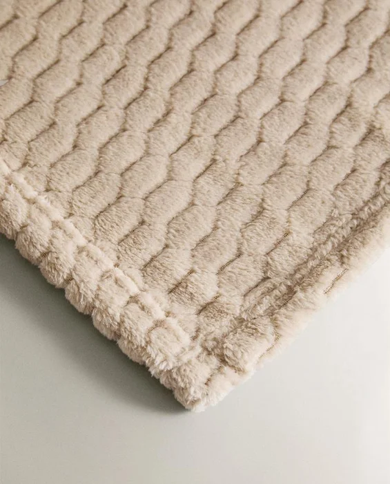 MANTA POLAR TEXTURA - Textiles, Uruguay | Zara Home, vista 3