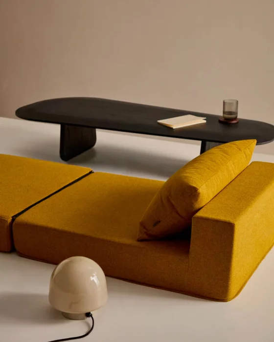 Puf cama convertible Arty mostaza 70 x 89 (200) cm en Amarillo - Butacas, banquetas y puffs, Uruguay | Kavehome, vista 3