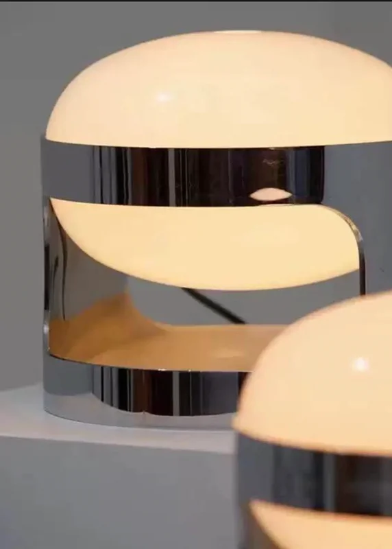 Lámpara Halo Chrome en Plateado - Iluminación, Uruguay | CB Studio, vista 3