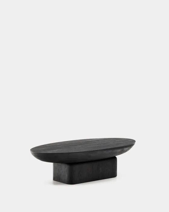 Mesa de centro Ovak de madera maciza de acacia con acabado negro FSC 100% 140 x 70 cm en Negro - Mesas de living, Uruguay | Kavehome
