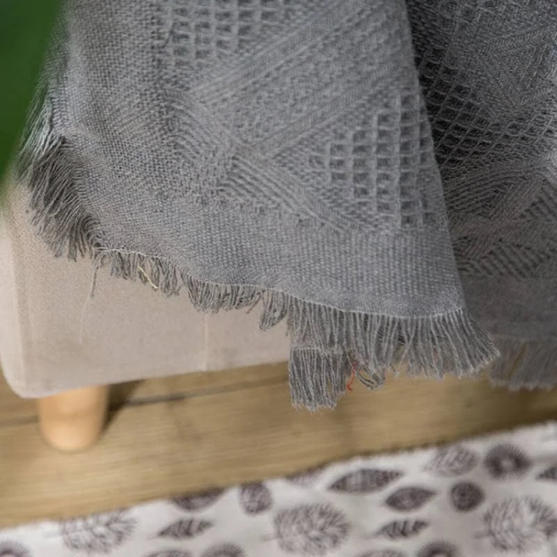 Manta para sillón y cama 230x250cm - gris en Gris - Textiles, Uruguay | Buho Store, vista 4