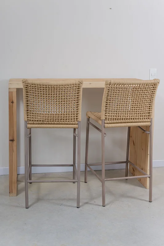 banqueta de barra en cuerda náutica beige y aluminio en Beige - Butacas, banquetas y puffs, Uruguay | Entrecasa, vista 3