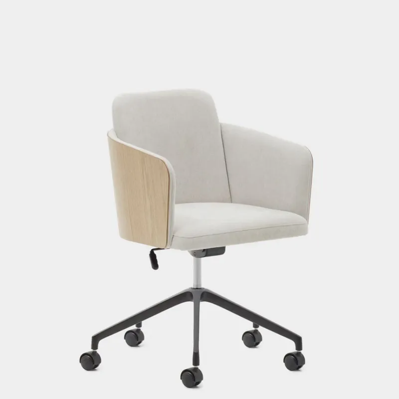 Silla de escritorio Madai de chenilla beige y chapa de fresno con acabado tono natural en Beige - Escritorios y sillas de escritorio, Uruguay | Kavehome
