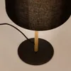 Lámpara de mesa Pina de metal y ratán con pantalla de algodón negro en Madera natural - Lámparas de mesa, Uruguay | Kavehome, vista 3 de 5
