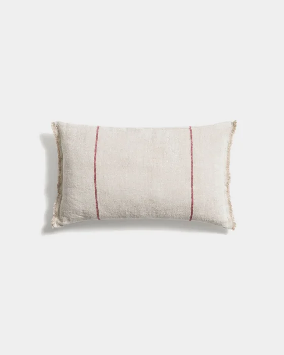 Almohadón Lidore en lino beige con rayas rojas en contraste 30 x 50 cm en Beige - Textiles, Uruguay | Kavehome
