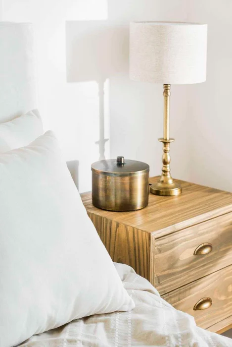 MESA DE LUZ AMALIA - HIERRO ORO VIEJO en Madera natural - Mesas de luz, Uruguay | La Iberica, vista 7