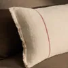 Almohadón Lidore en lino beige con rayas rojas en contraste 30 x 50 cm en Beige - Textiles, Uruguay | Kavehome, vista 3 de 4
