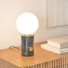 Lámpara de mesa Lonela de mármol con acabado verde en Verde - Lámparas de mesa, Uruguay | Kavehome, vista 2 de 6