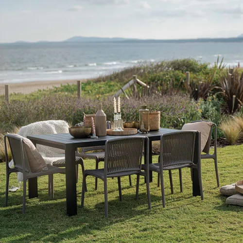 Mesa de exterior Rhodas - 160x100cm en Negro - Mesas de living, Uruguay | Walnut