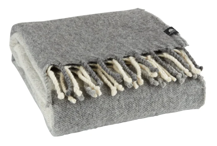 Manta throw LUNDKARSE 130x170 lana gris/beige en Gris - Textiles, Uruguay | JYSK, vista 2