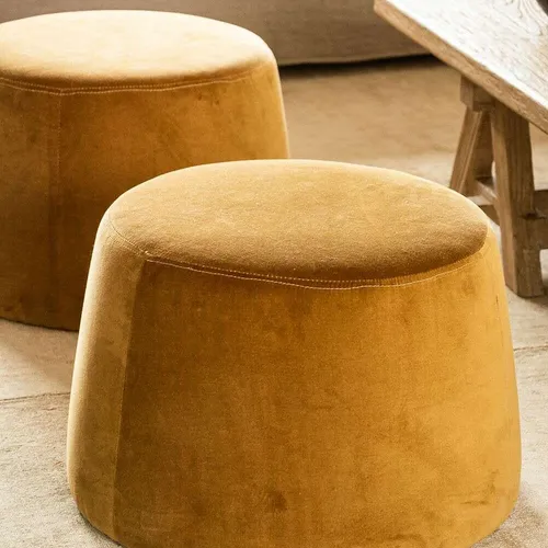 PUFF MILANO - TERCIOPELO ORO en Mostaza - Butacas, banquetas y puffs, Uruguay | La Iberica