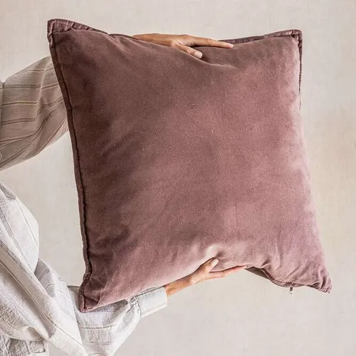 ALMOHADON TERCIOPELO - UVA - 55 X 55 CMS en Violeta - Textiles, Uruguay | La Iberica