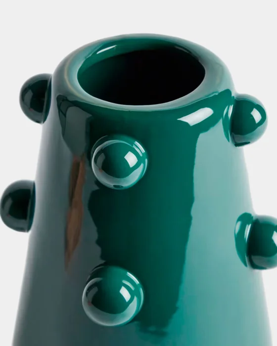 Jarrón Odra de cerámica - verde oscuro acabado brillante 25,5 cm en Verde - Jarrones, Uruguay | Kavehome, vista 3