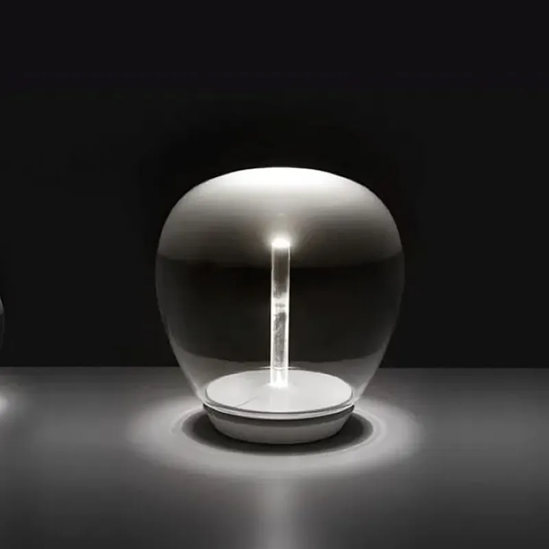 LUMINARIA DE MESA BOLA DE CRISTAL BLANCO Medium en Blanco - Lámparas de mesa, Uruguay | Viasono