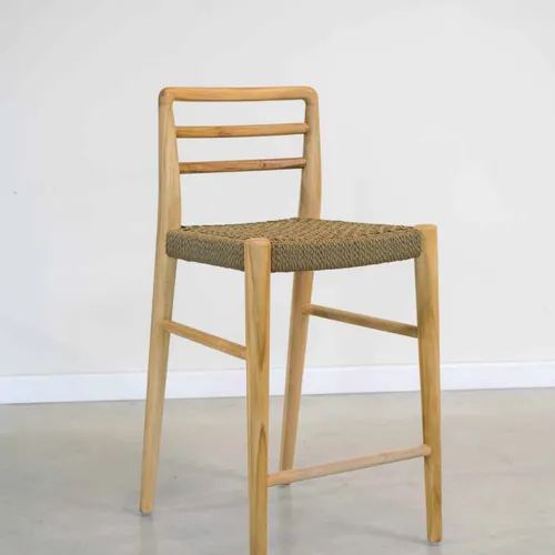 Banqueta en madera teca y mimbre trenzado en Madera natural - Butacas, banquetas y puffs, Uruguay | Entrecasa