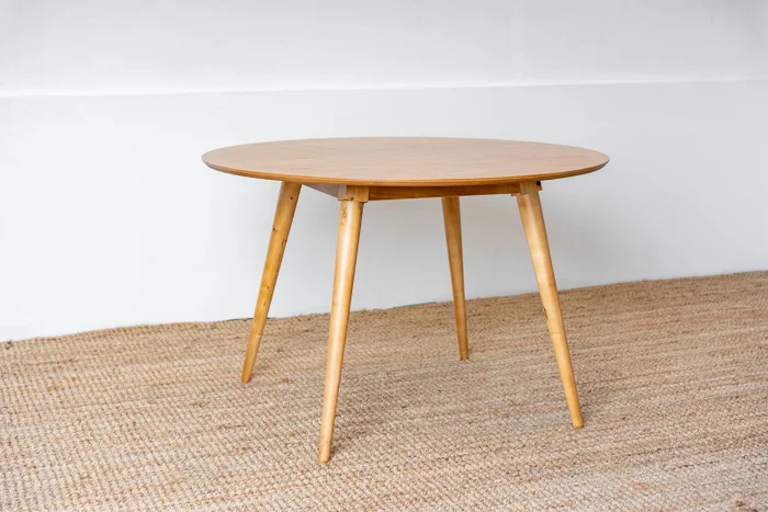 Mesa Comedor Eames en Madera natural - Mesas de comedor, Uruguay | Marvic
