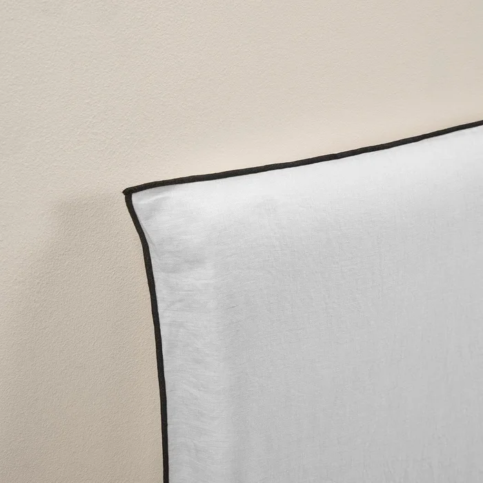 Respaldo con funda con vivos pestaña en Blanco - Dormitorio, Uruguay | Pieza Clave, vista 4