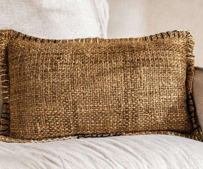 ALMOHADON CHOCOLATE TRAMA GRUESA - 30 X 50 CMS en Marrón - Textiles, Uruguay | La Iberica