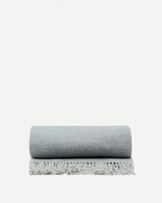 Manta Dakie doble faz mezcla lana gris melange y beige 170 x 130 cm en Gris - Textiles, Uruguay | Kavehome