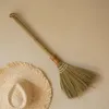 Escoba decorativa paja en Madera natural - Decoración de pared, Uruguay | De Arcos, vista 2 de 4