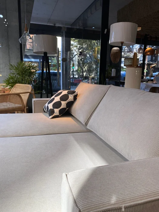 Sofá Retráctil España 3 Cuerpos (210cm) EASY CLEAN – Crudo en Beige - Sillones y sofás, Uruguay | Berna Home, vista 5