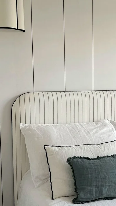 Respaldo tapizado con vivos curvos en Rosa - Dormitorio, Uruguay | Pieza Clave, vista 4