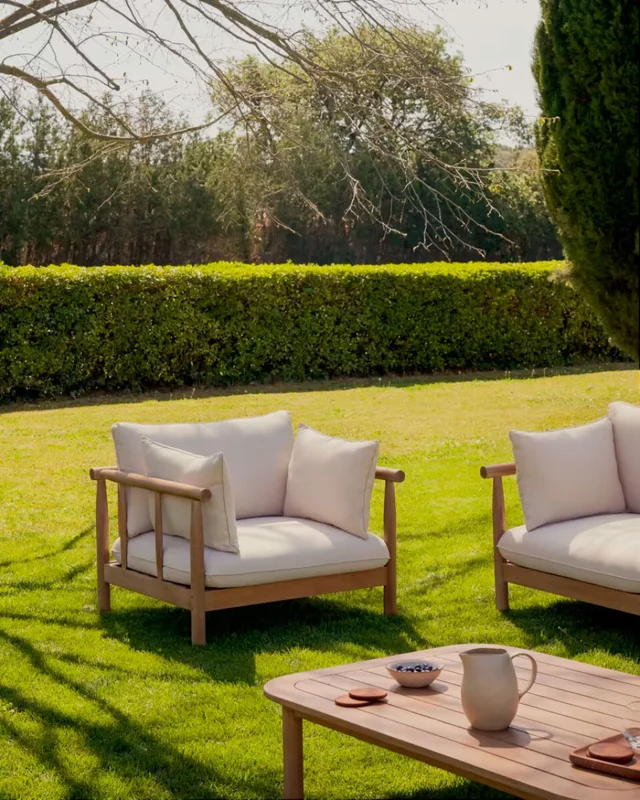 Butaca Sacova de madera maciza de eucalipto FSC 100% en Madera natural - Butacas, banquetas y puffs, Uruguay | Kavehome, vista 3