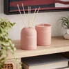 Vela aromática The Essence 310 gr en Rosa - Velas y Portavelas, Uruguay | Kavehome, vista 2 de 3