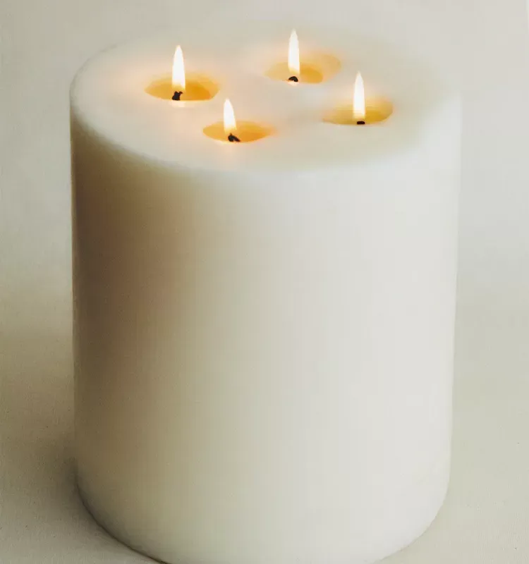 VELA DECORATIVA GRANDE - Velas y Portavelas, Uruguay | Zara Home