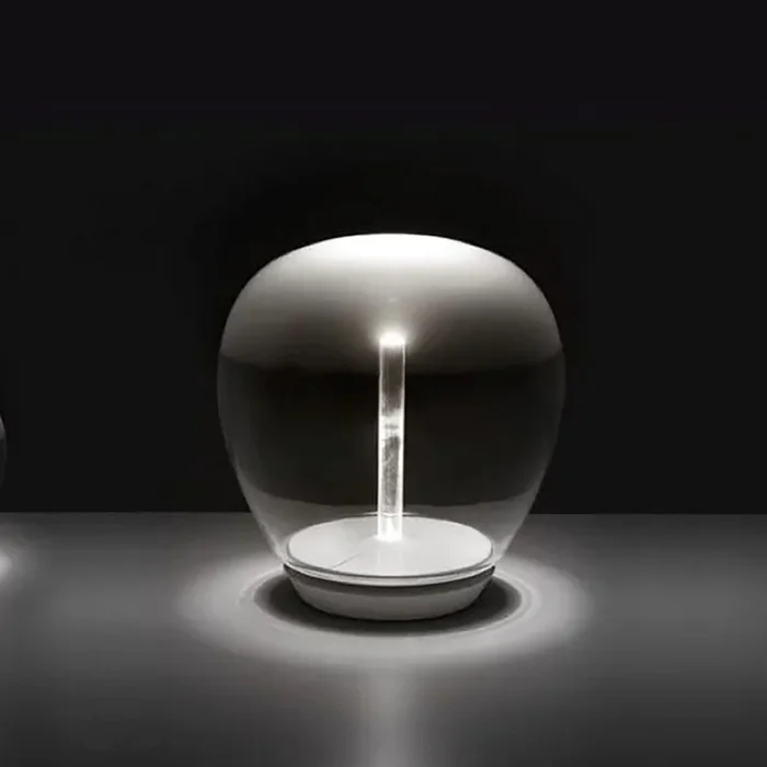 LUMINARIA DE MESA BOLA DE CRISTAL BLANCO Medium en Blanco - Lámparas de mesa, Uruguay | Viasono