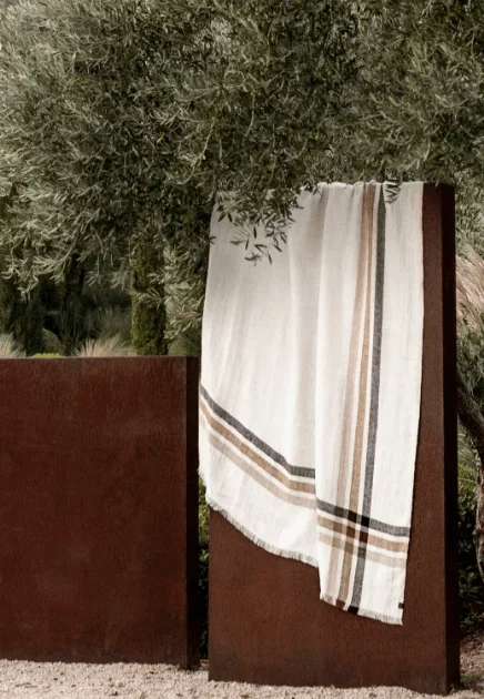 HARM THROW PAROS en Marrón - Textiles, Uruguay | Masinfinito Casa, vista 2