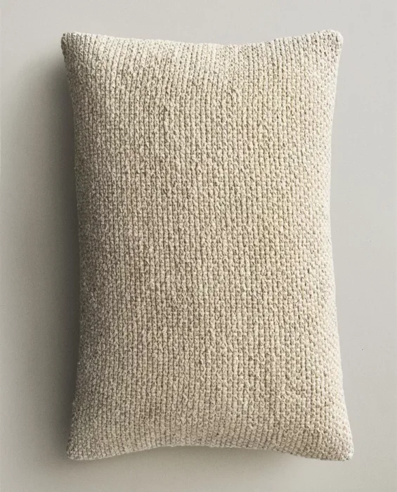 FUNDA COJÍN TRENZADA en Beige - Textiles, Uruguay | Zara Home