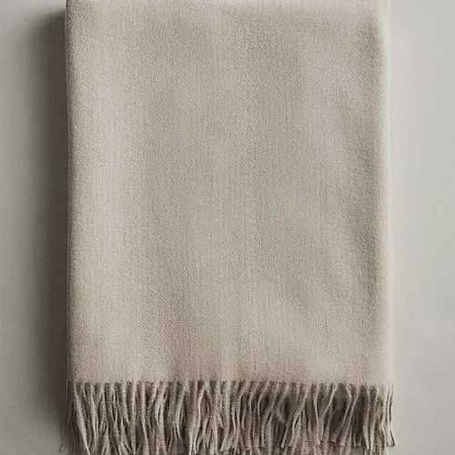 MANTA SUAVE FLECOS - Textiles, Uruguay | Zara Home