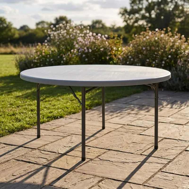 Mesa Plegable Blanco Polietileno Y Metal Ava en Blanco - Muebles para el exterior, Uruguay | Divino