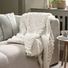 Manta throw HVIDBLOMME 150x200 pelo beige en Beige - Textiles, Uruguay | JYSK, vista 2 de 3