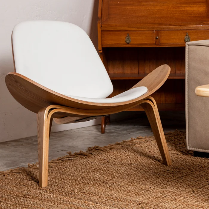 Butaca Shell - Natural y cuero blanco en Blanco, Natural - Butacas, banquetas y puffs, Uruguay | Walnut, vista 2