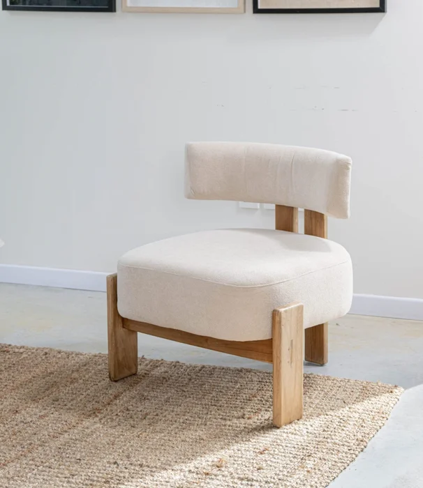 Butaca en madera teca y pana lisa en Beige - Butacas, banquetas y puffs, Uruguay | Entrecasa