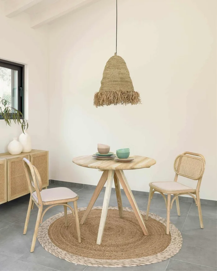 Silla Doriane de madera maciza - de roble acabado natural y asiento de tela en Madera natural - Sillas, Uruguay | Kavehome, vista 2
