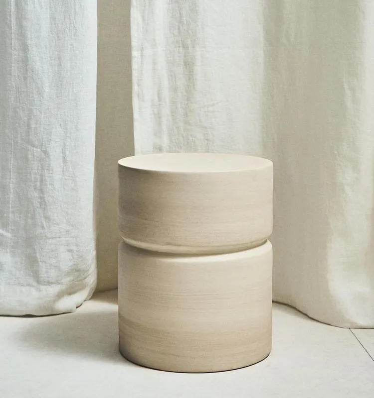 MESA AUXILIAR GRES en Beige - Mesas de living, Uruguay | Zara Home