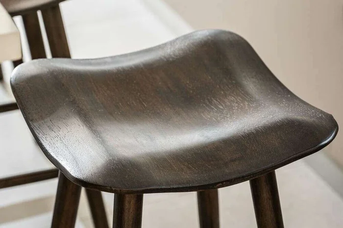 BANCO DE BAR FORMS - AVELLANA en Madera natural - Sillas, Uruguay | La Iberica, vista 4