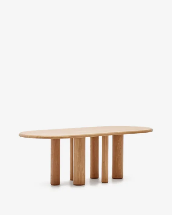Mesa ovalada Mailen - en chapa de fresno con acabado natural Ø 220 x 105 cm en Madera natural - Mesas de comedor, Uruguay | Kavehome