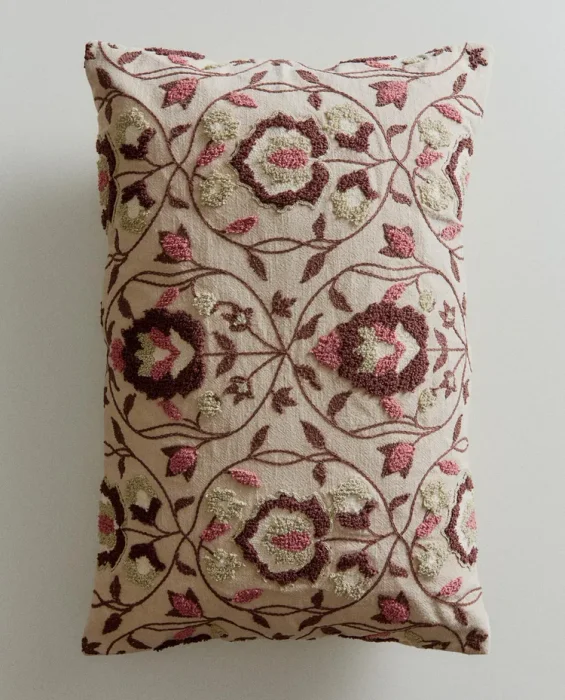FUNDA COJÍN TUFTIN - Textiles, Uruguay | Zara Home