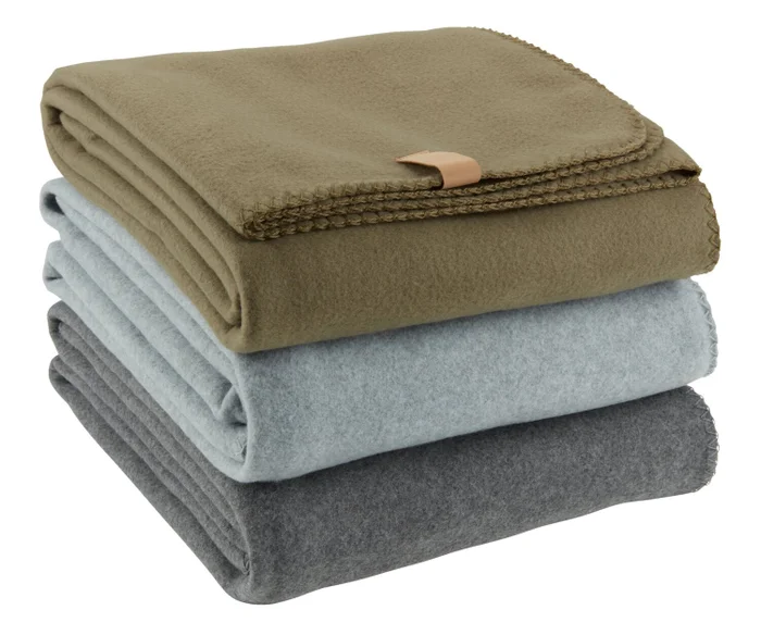Manta throw DAGLILJE 130x170 gris oscuro en Gris - Textiles, Uruguay | JYSK, vista 3