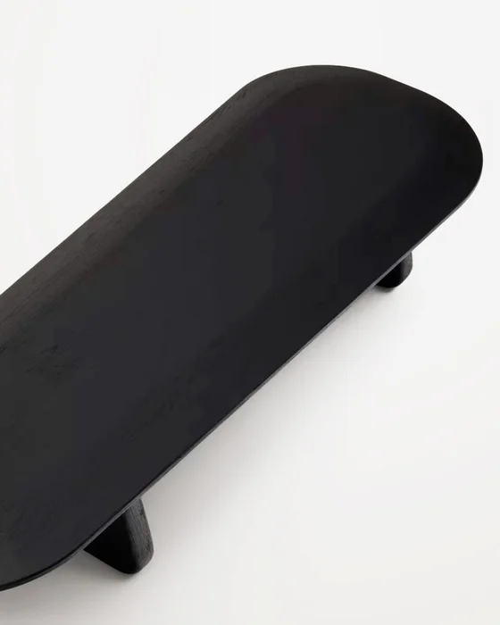 Mesa de centro Pirita de madera maciza de roble con - acabado negro, 146 x 56,5 cm FSC 100% en Marrón - Mesas de living, Uruguay | Kavehome, vista 5