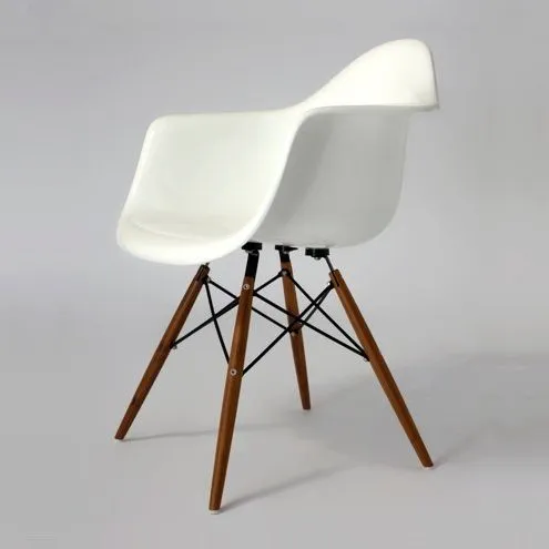 DAW fibra de vidrio | Charles & Ray Eames - Sillas, Uruguay | Mad for Modern
