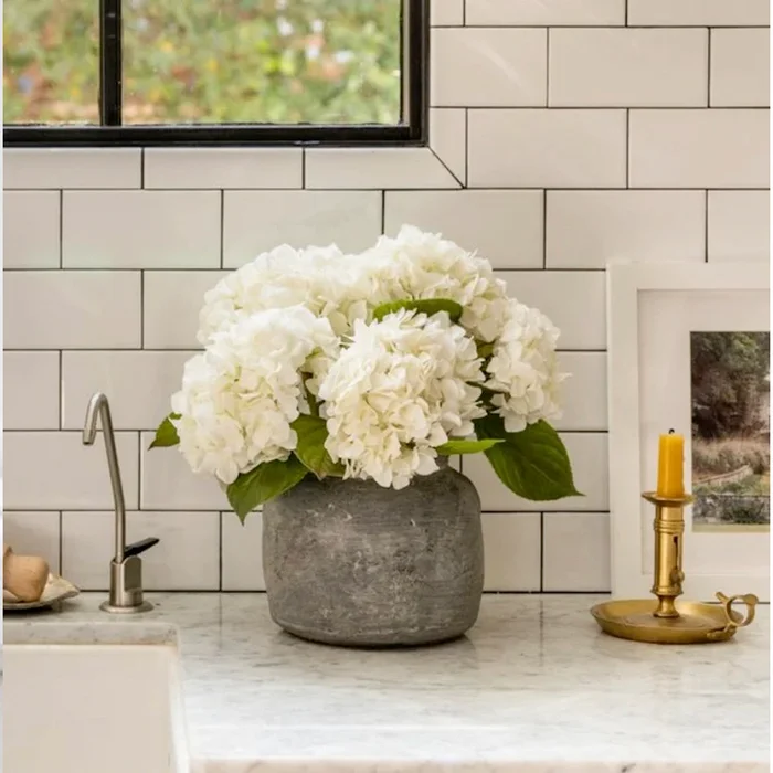 Planta/Flor Artificial Hortensia Blanca en Blanco - Macetas, Uruguay | Alta Gracia Deco, vista 3