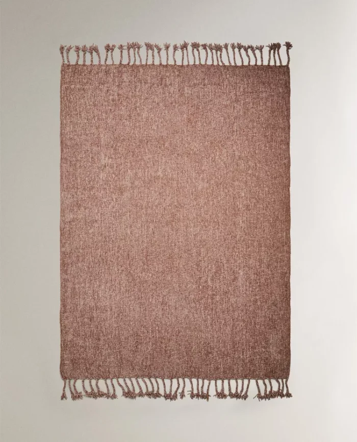 MANTA CHENILLA GRUESA en Rosa - Textiles, Uruguay | Zara Home, vista 2