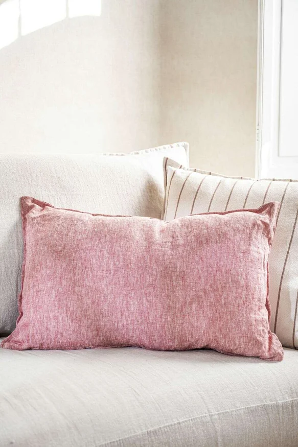 ALMOHADON PAZ - LINO DENIM CHERRY - 70 X 43 CMS - Textiles, Uruguay | La Iberica, vista 2