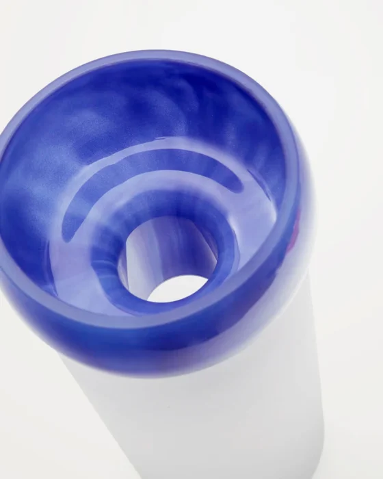 Jarrón Kelse de vidrio transparente y azul 30,5 cm en Azul - Jarrones, Uruguay | Kavehome, vista 2